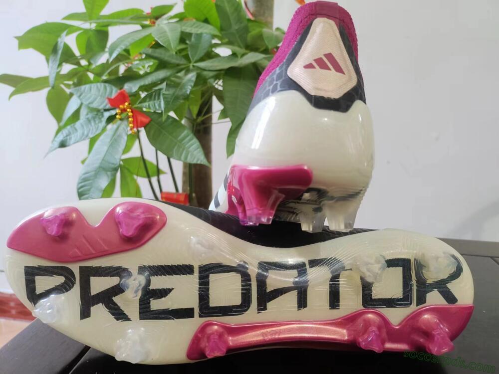 Adidas Predator Accuracy+ FG Low-Tops Football Boots - Black/White/Pink