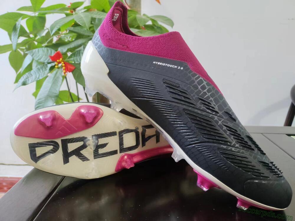 Adidas Predator Accuracy+ FG Low-Tops Football Boots - Black/White/Pink