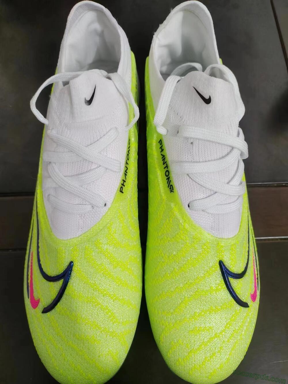 Nike Phantom GX Elite FG Low-Tops Football Boots - Green/Pink/Black/White