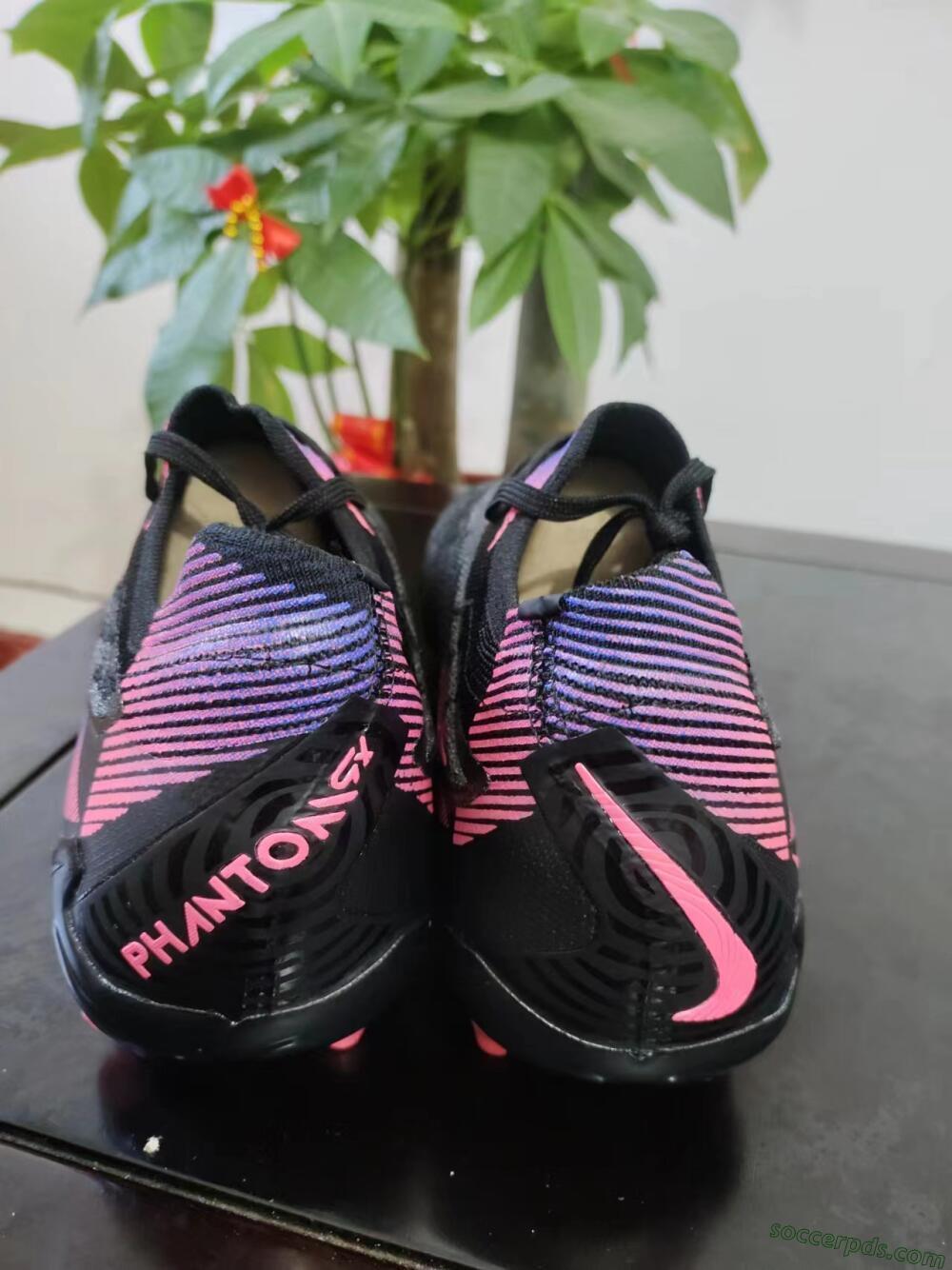 Nike Phantom GX Elite FG Low-Tops Football Boots - Black/Pink/Blue