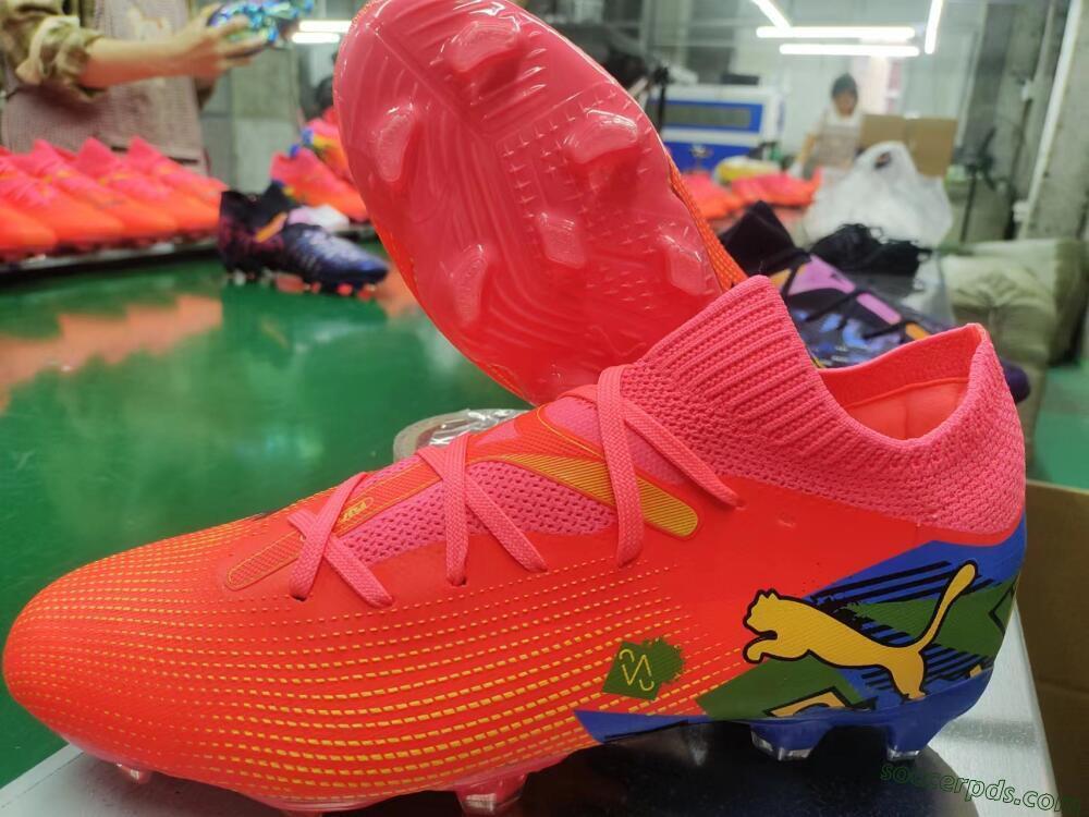 Puma Future Ultimate FG Low-Tops Football Boots - Red/Blue/Yellow