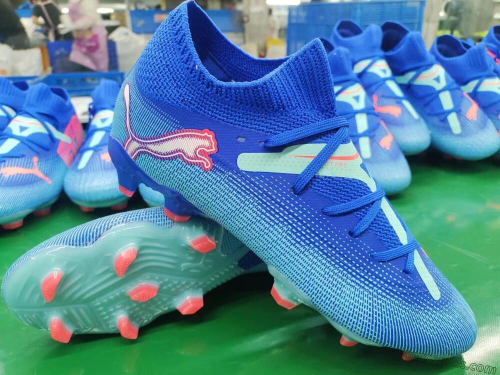 Puma Future Ultimate FG Low-Tops Football Boots - Jade/Blue/Red