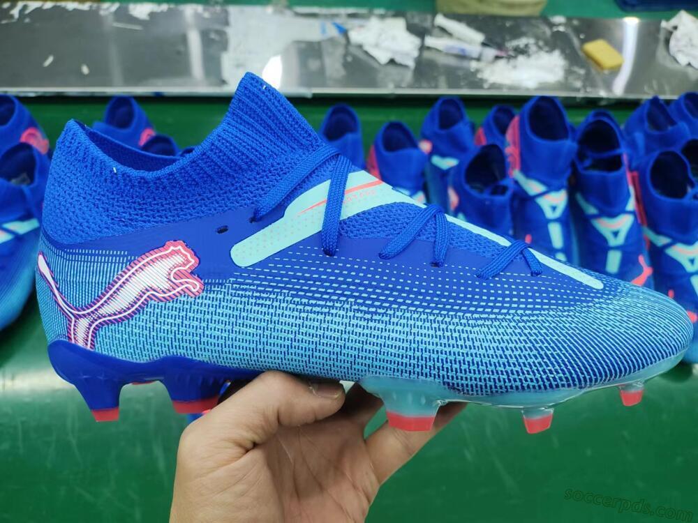 Puma Future Ultimate FG Low-Tops Football Boots - Jade/Blue/Red