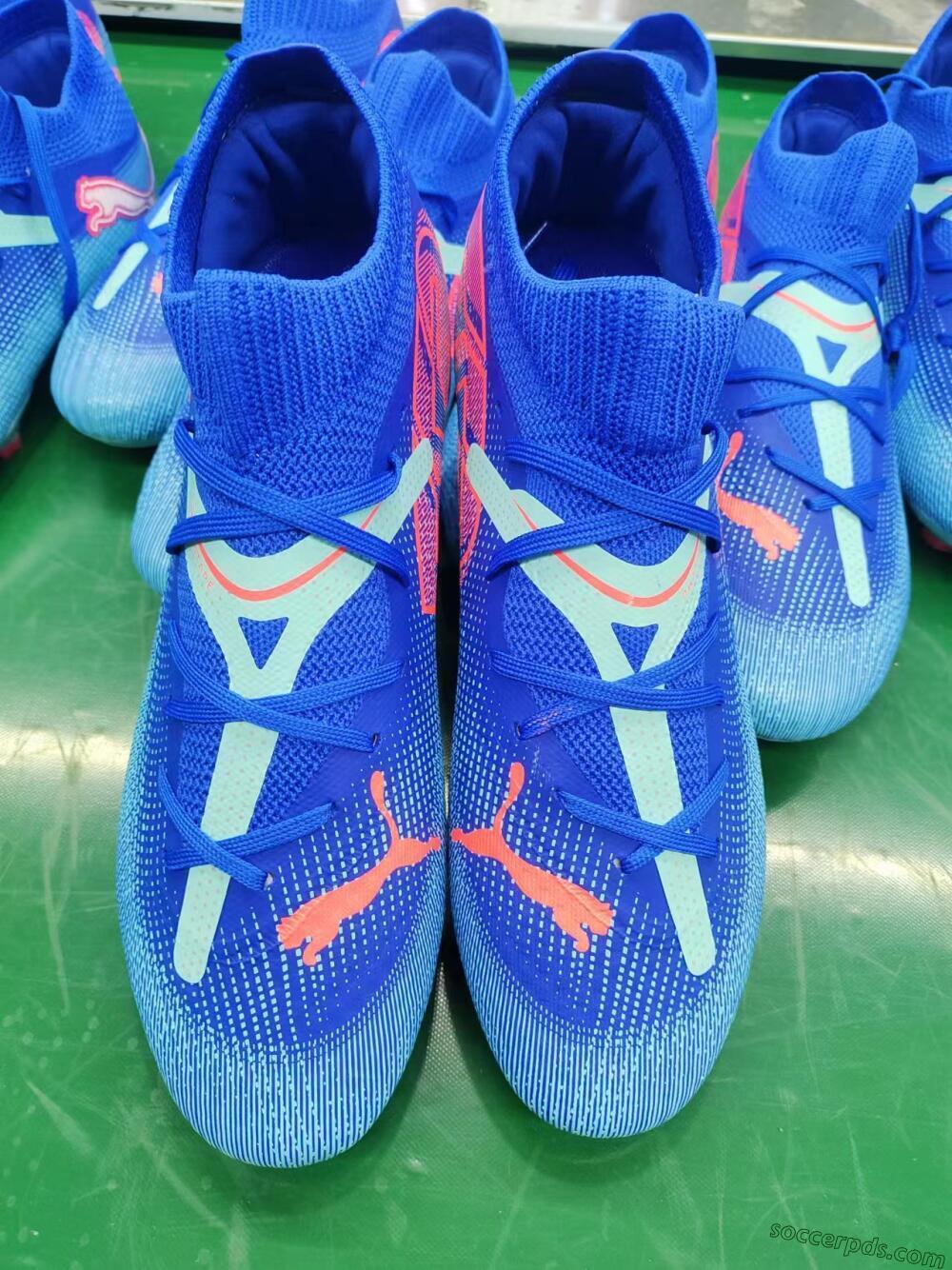 Puma Future Ultimate FG Low-Tops Football Boots - Jade/Blue/Red
