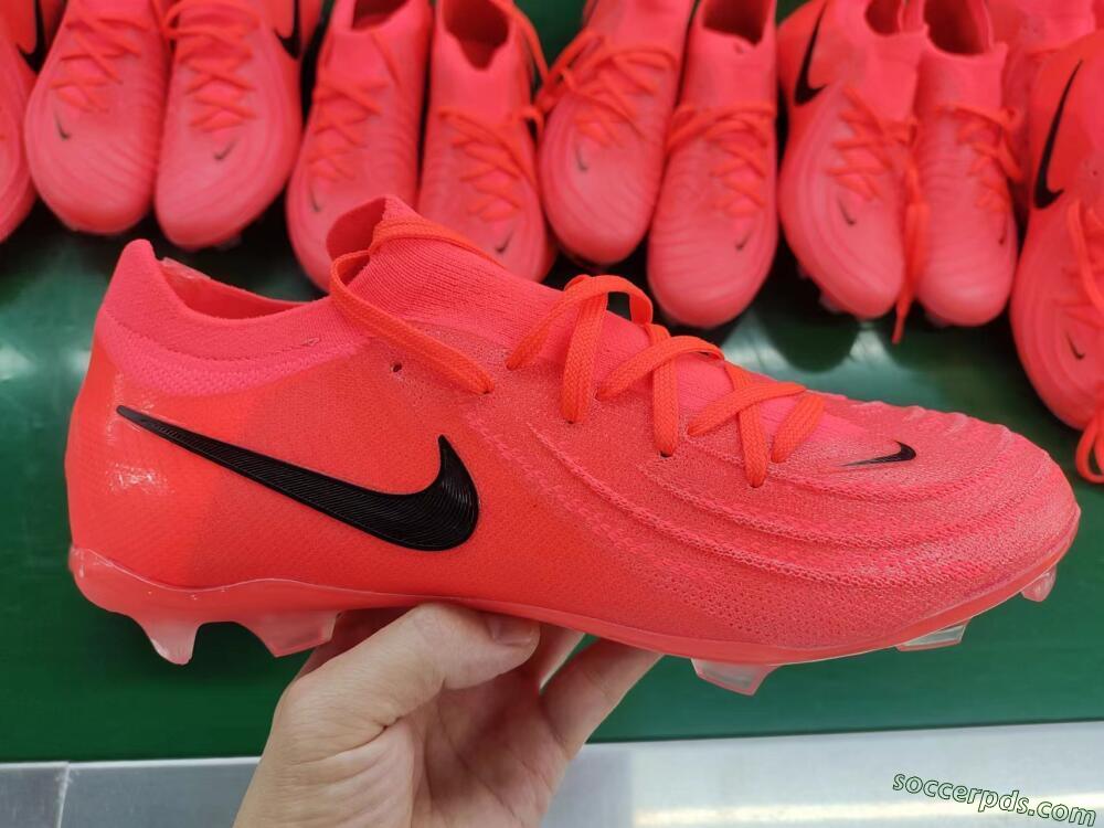 Nike Phantom Luna 2 Elite LV8 FG Low-Tops Football Boots - Red/Black/Pink
