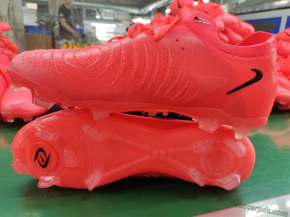 Nike Phantom Luna 2 Elite LV8 FG Low-Tops Football Boots - Red/Black/Pink