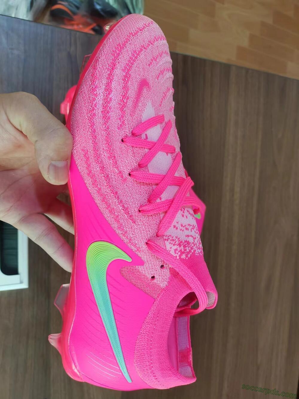 Nike Phantom Luna Elite FG Low-Tops Football Boots - Pink/Yellow/Jade