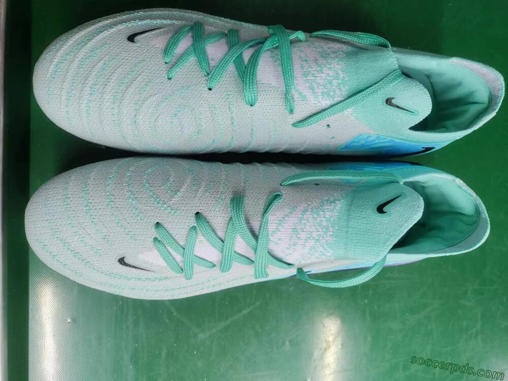 Nike Phantom Luna 2 Elite LV8 FG Low-Tops Football Boots - Jade/Black/Purple