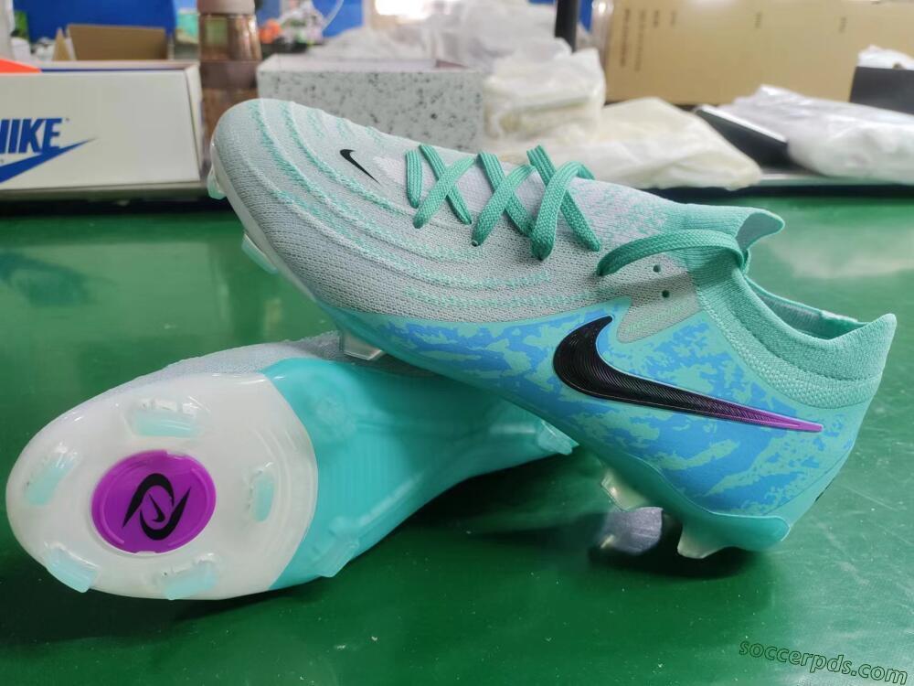 Nike Phantom Luna 2 Elite LV8 FG Low-Tops Football Boots - Jade/Black/Purple