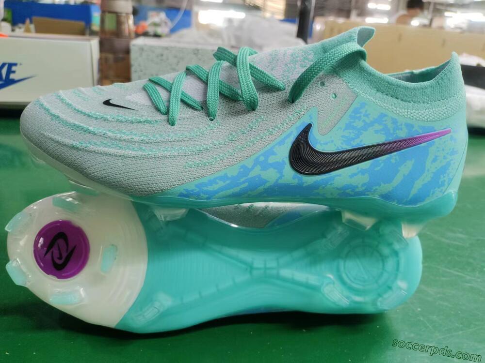 Nike Phantom Luna 2 Elite LV8 FG Low-Tops Football Boots - Jade/Black/Purple