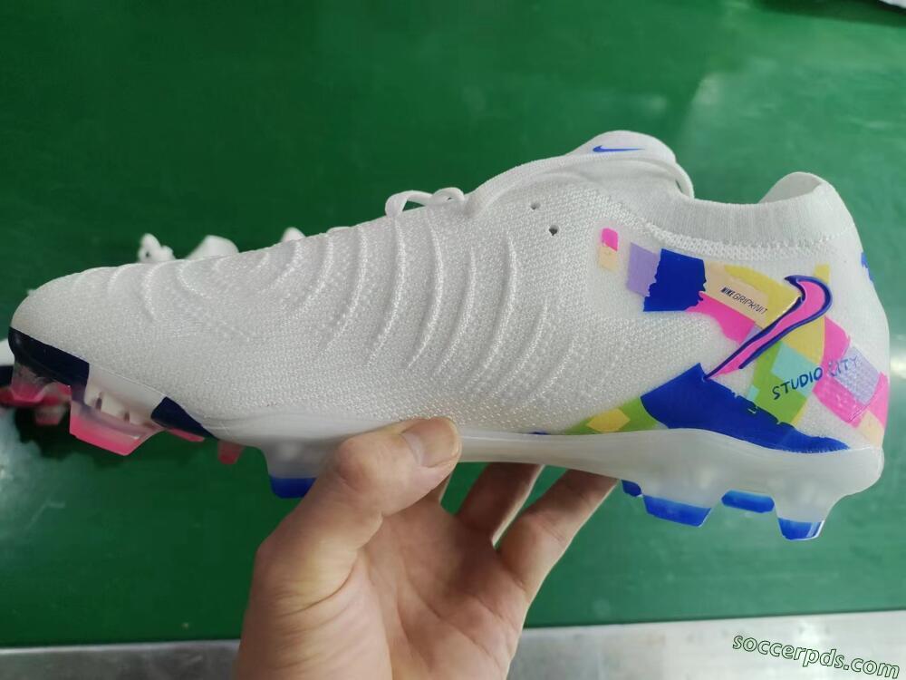 Nike Phantom Luna Elite NU FG Low-Tops Football Boots - Beige/Blue/Yellow/Pink
