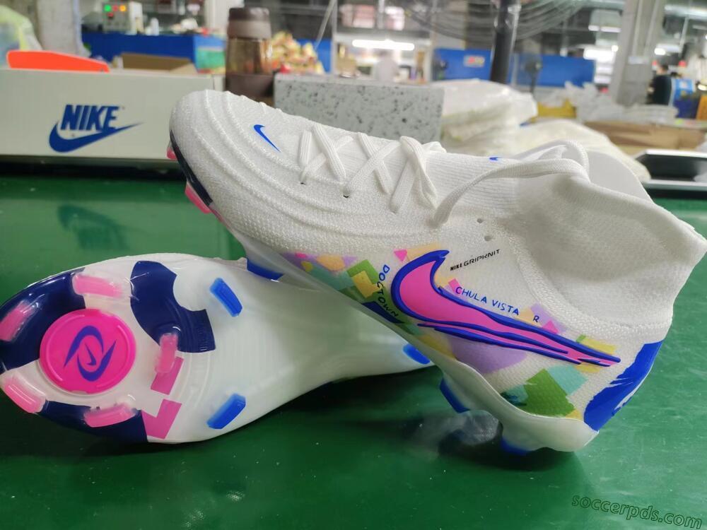 Nike Phantom Luna Elite NU FG High-Tops Football Boots - Beige/Blue/Yellow/Pink