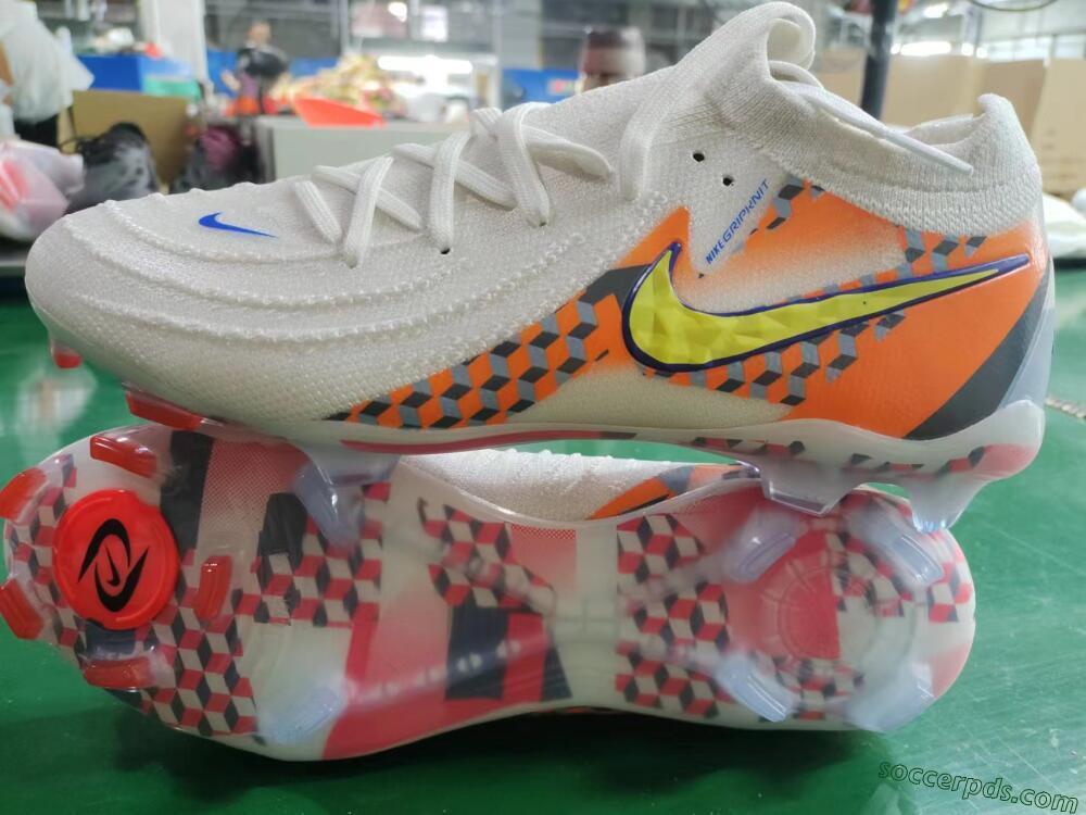 Nike Phantom Luna 2 Elite Olympics 2024 FG Low-Tops Football Boots - White/Multicolor
