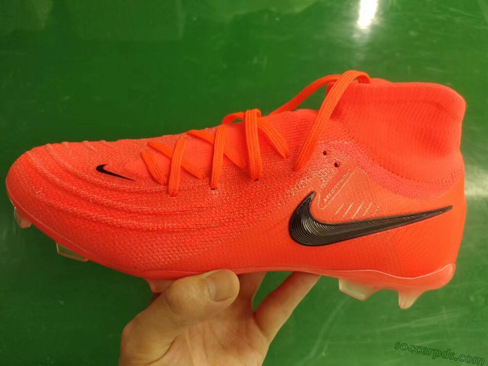 Nike Phantom Luna 2 Elite LV8 FG High-Tops Football Boots - Red/Black/Pink
