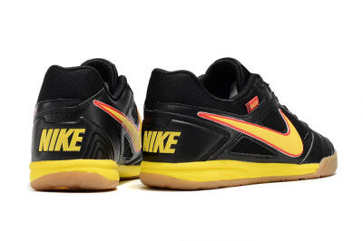 Supre x Nike SB Gato IC Low-Tops Football Shoes - Black/Yellow/Red