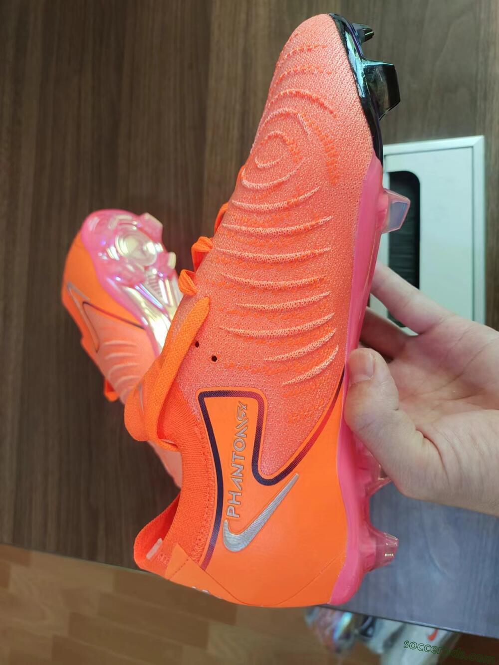 Nike Phantom Luna Elite FG Low-Tops Football Boots - Red/Blue/Gold