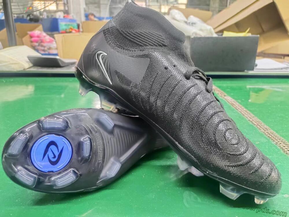 Nike Phantom Luna Elite FG High-Tops Football Boots - Black/White/Blue