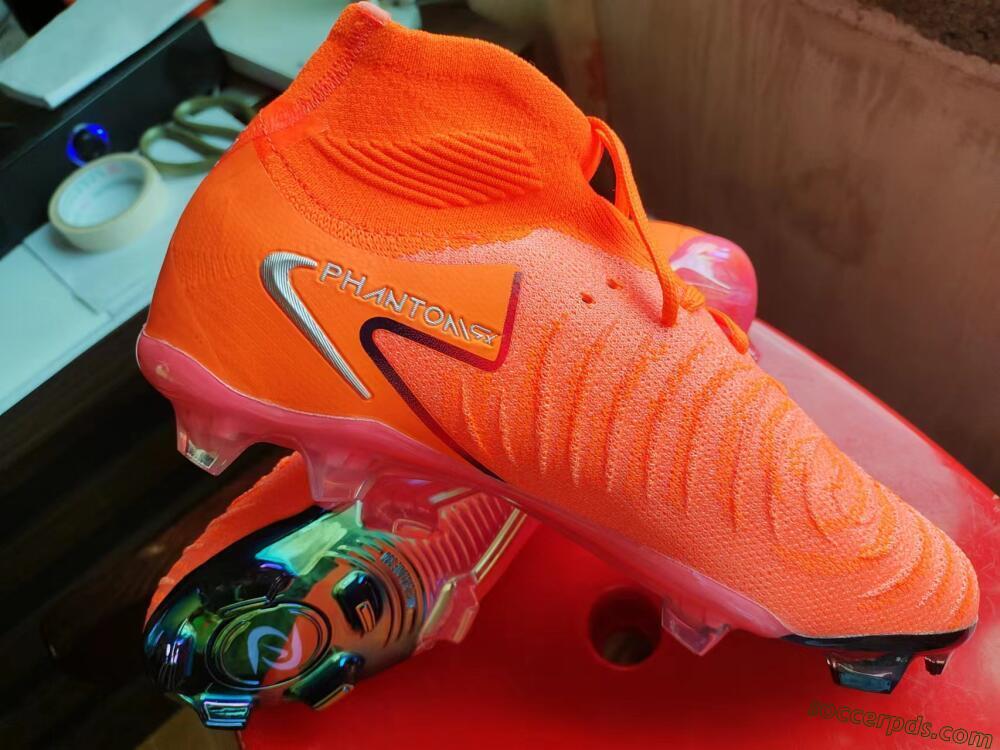 Nike Phantom Luna Elite FG High-Tops Football Boots - Red/Black/Gold