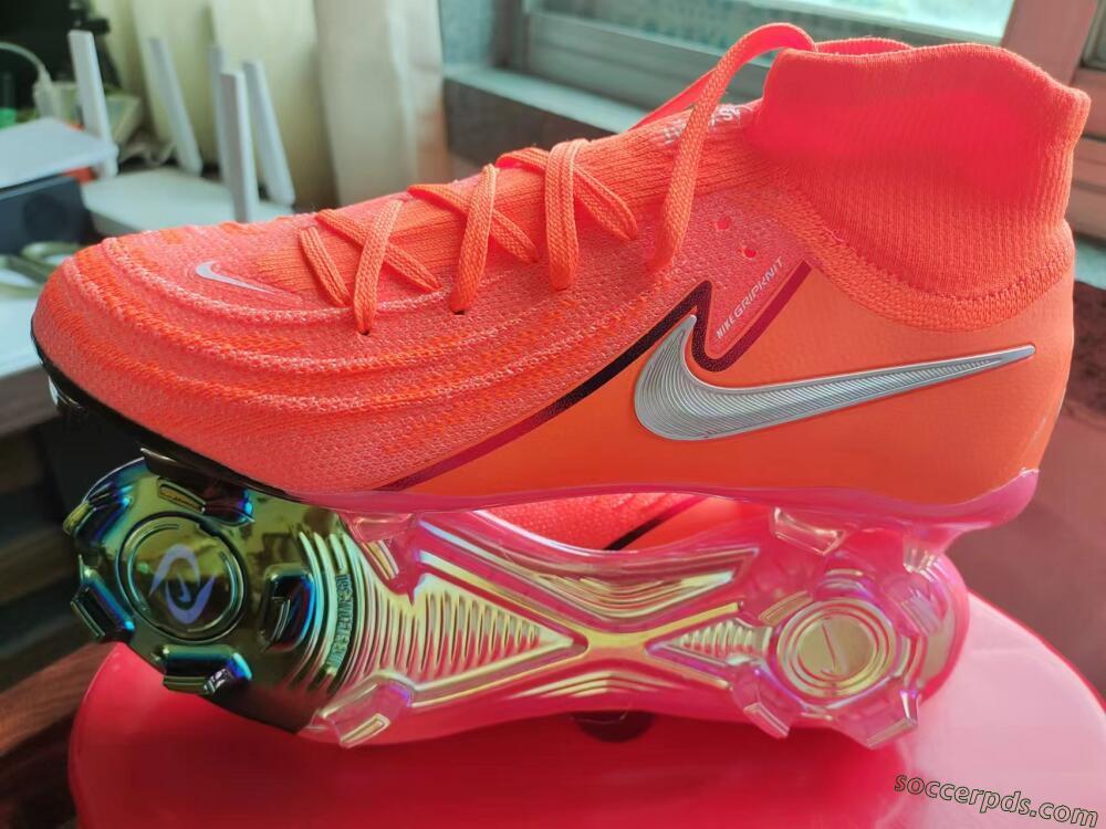 Nike Phantom Luna Elite FG High-Tops Football Boots - Red/Black/Gold