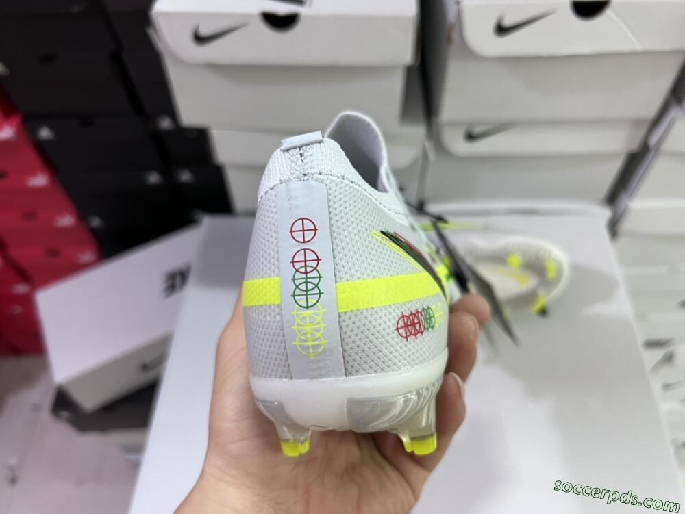 Nike Phantom GT 2 Elite FG Low-Tops Football Boots - White/Green