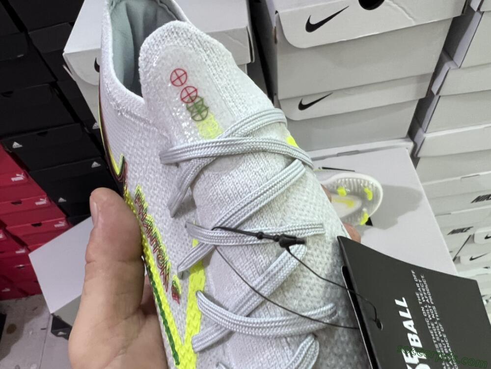 Nike Phantom GT 2 Elite FG Low-Tops Football Boots - White/Green