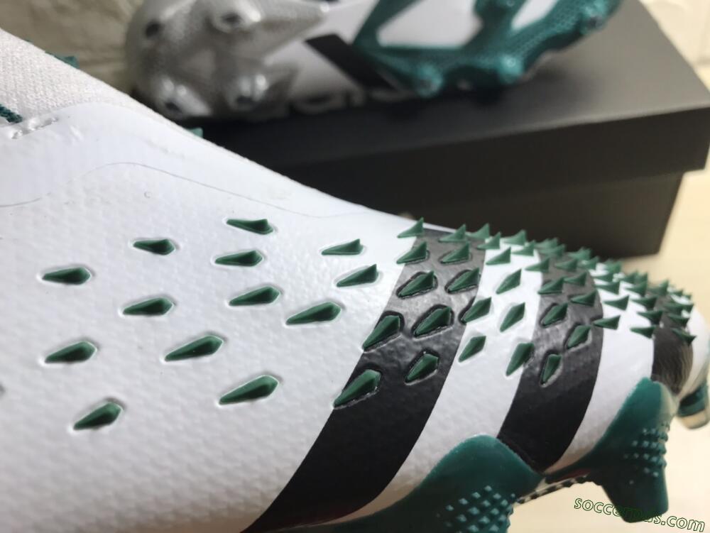 Adidas Predator Freak+ FG High-Tops Football Boots - White/Black/Green
