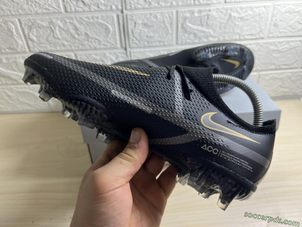 Nike Phantom GT 2 FG Low-Tops Football Boots - Black/Silver/Gold
