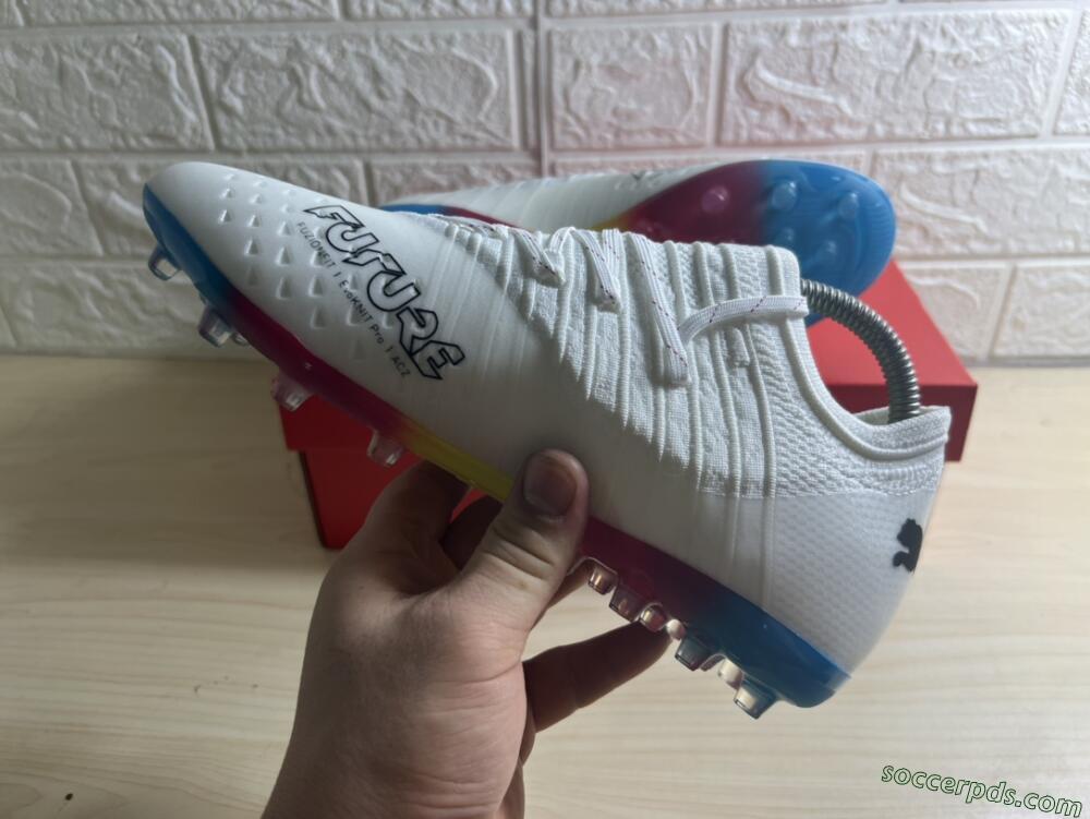 Puma Future Z 1.3 Instinct MG Low-Tops Football Boots - White/Black