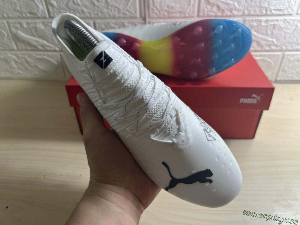Puma Future Z 1.3 Instinct MG Low-Tops Football Boots - White/Black