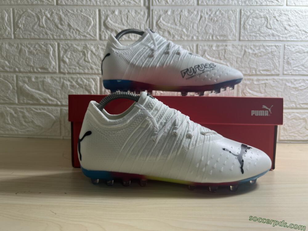 Puma Future Z 1.3 Instinct MG Low-Tops Football Boots - White/Black