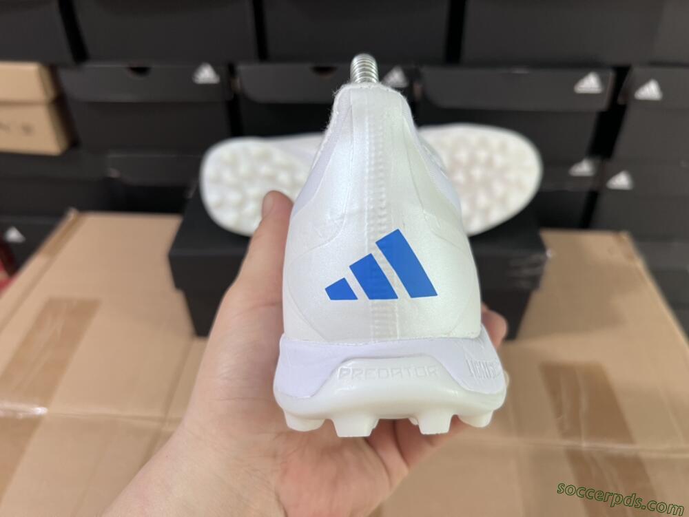 Adidas Predator 24 Elite TF Low-Tops Football Shoes - Beige/White/Blue