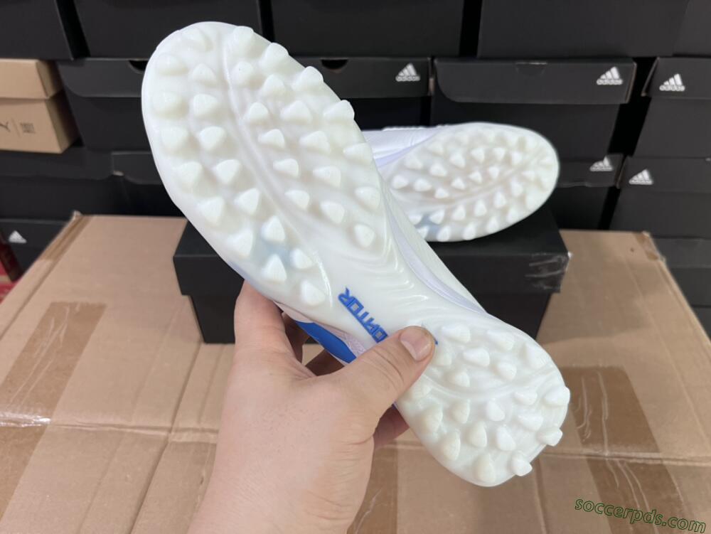 Adidas Predator 24 Elite TF Low-Tops Football Shoes - Beige/White/Blue