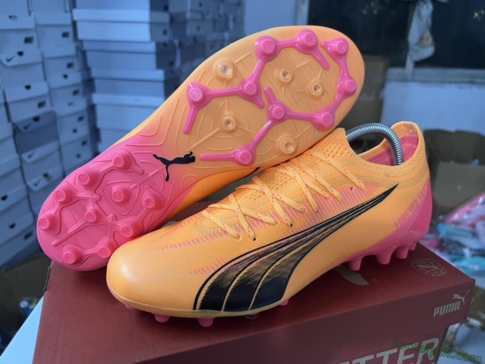 Puma Ultra Ultimate MG Low-Tops Football Boots - Yellow/Black/Pink