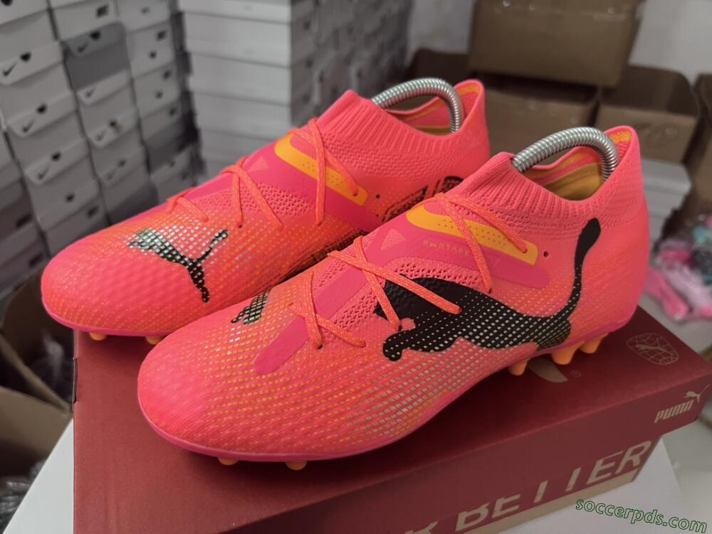 Puma Future Ultimate MG Low-Tops Football Boots - Red/Black/Orange