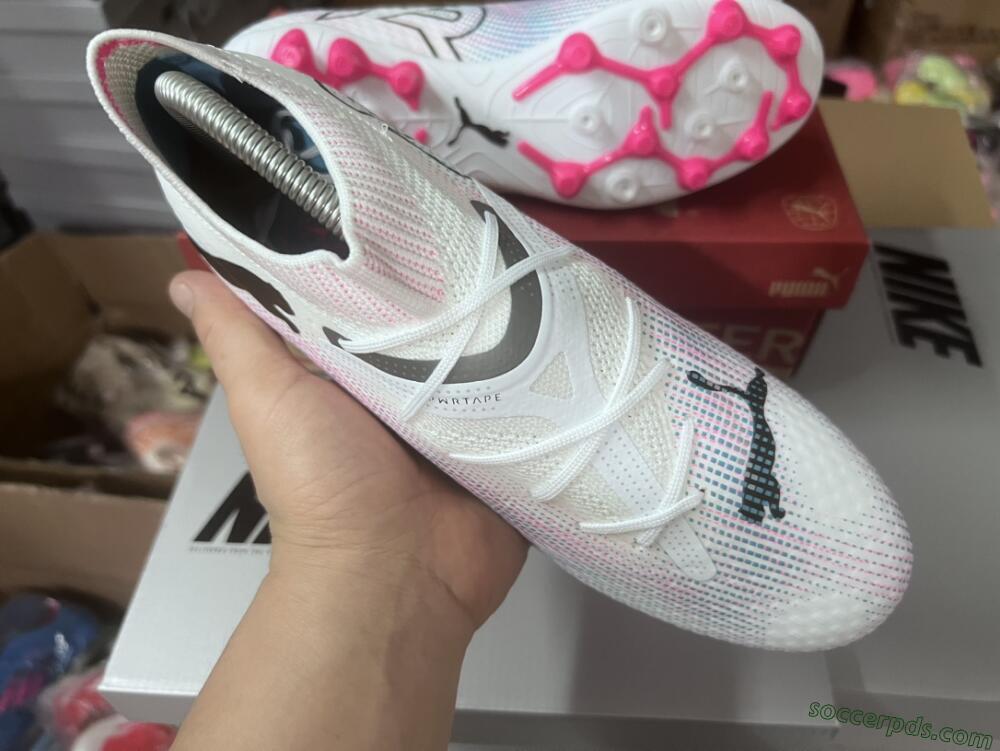 Puma Future Ultimate MG Low-Tops Football Boots - White/Blue/Pink