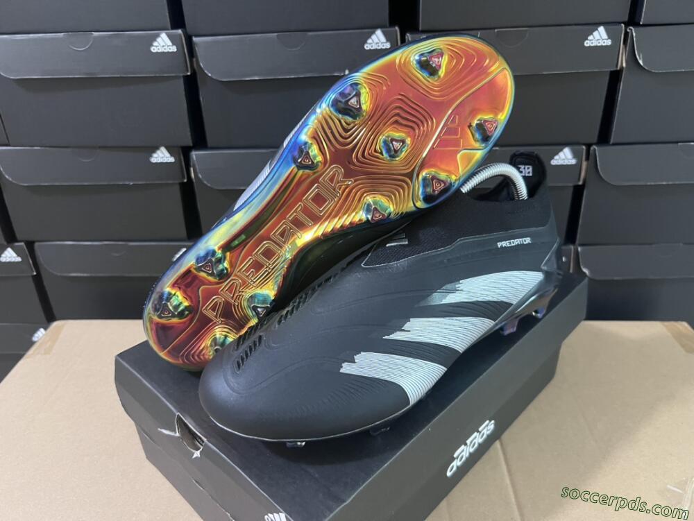 Adidas Predator Accuracy+ Laceless FG Low-Tops Football Boots - Black/Silver