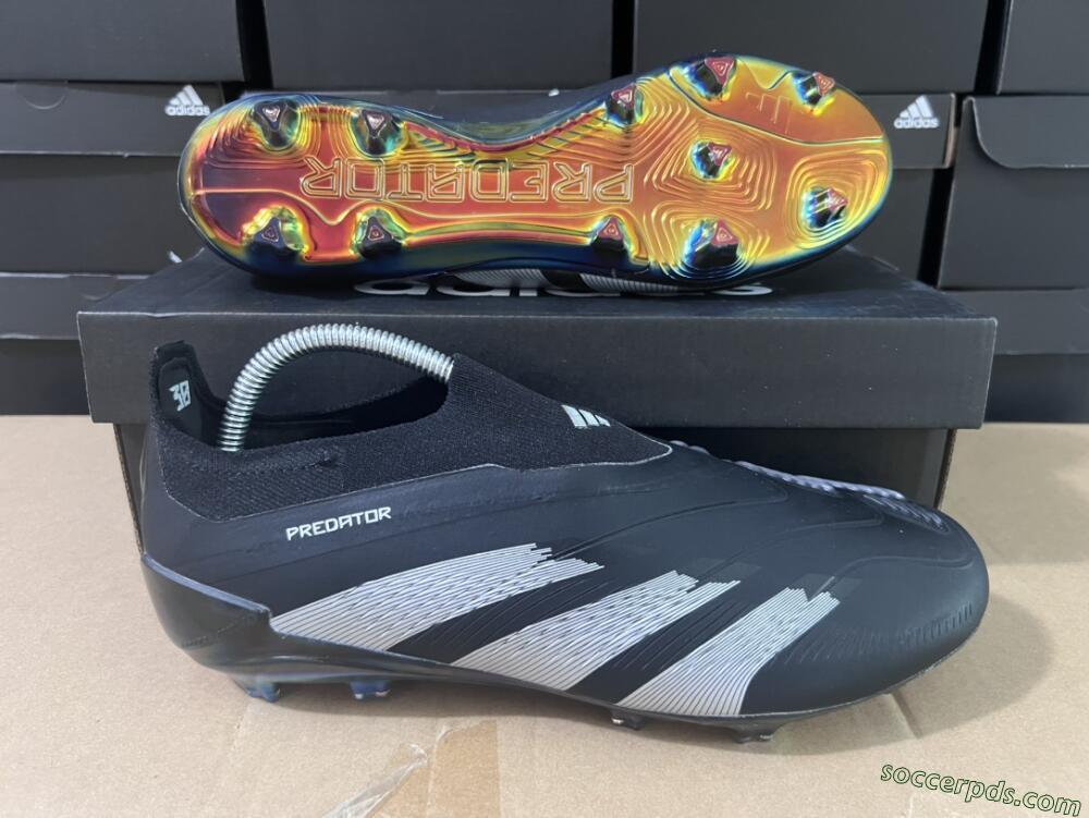 Adidas Predator Accuracy+ Laceless FG Low-Tops Football Boots - Black/Silver