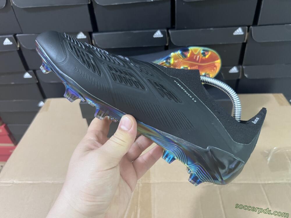 Adidas Predator Accuracy+ Laceless FG Low-Tops Football Boots - Black/Silver