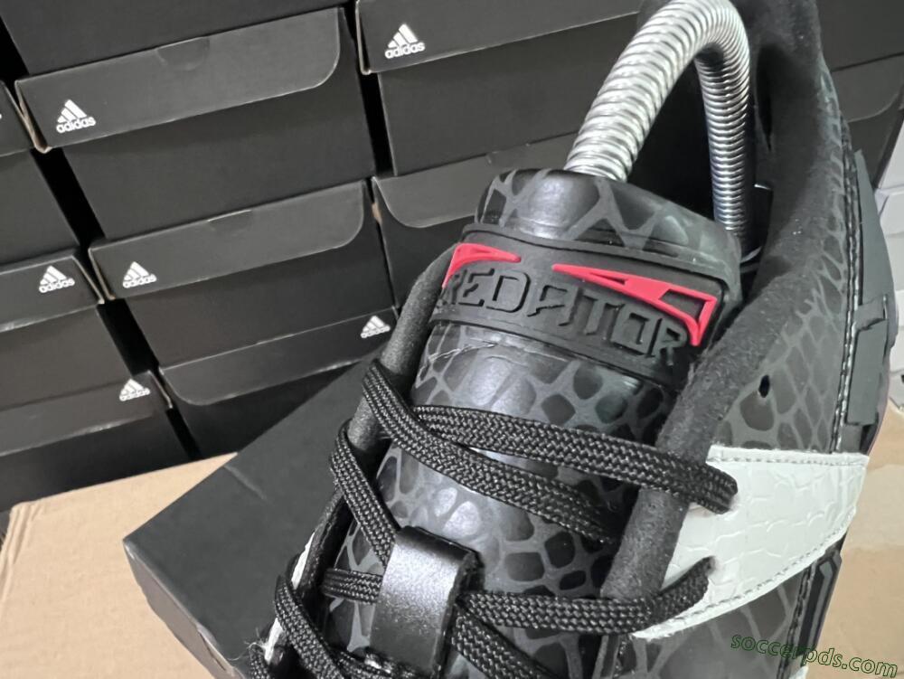 Adidas Predator Accelerator 94 FG Low-Tops Football Boots - Black/White/Red