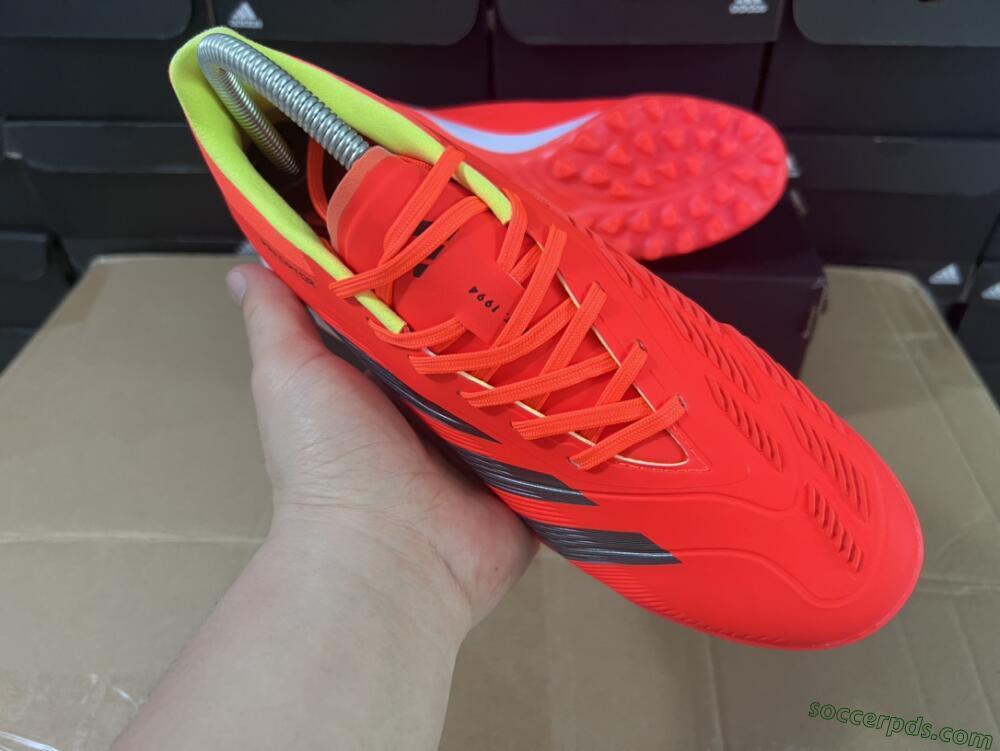 Adidas Predator Elite TF Low-Tops Football Shoes - Red/Black/White