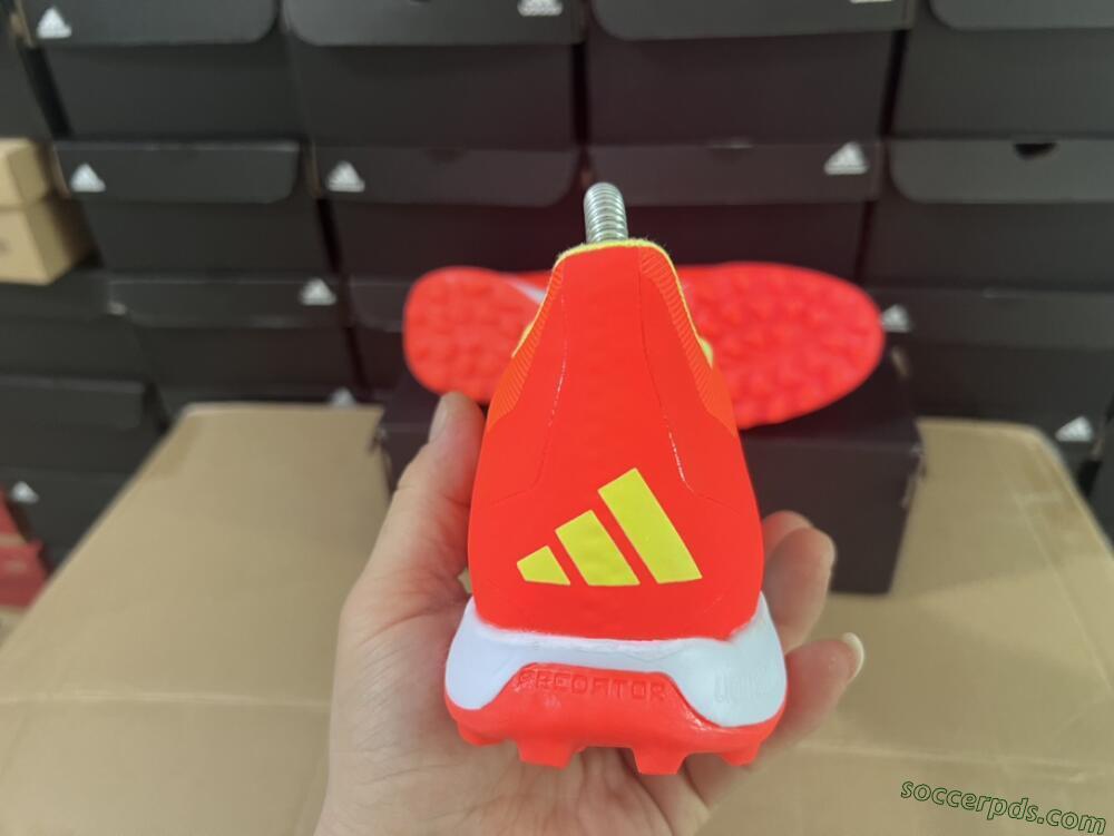 Adidas Predator Elite TF Low-Tops Football Shoes - Red/Black/White