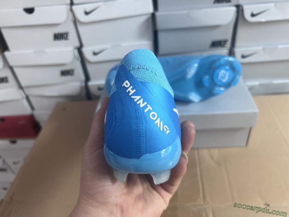 Nike Phantom Luna Elite NU FG Low-Tops Football Boots - Light Blue/White