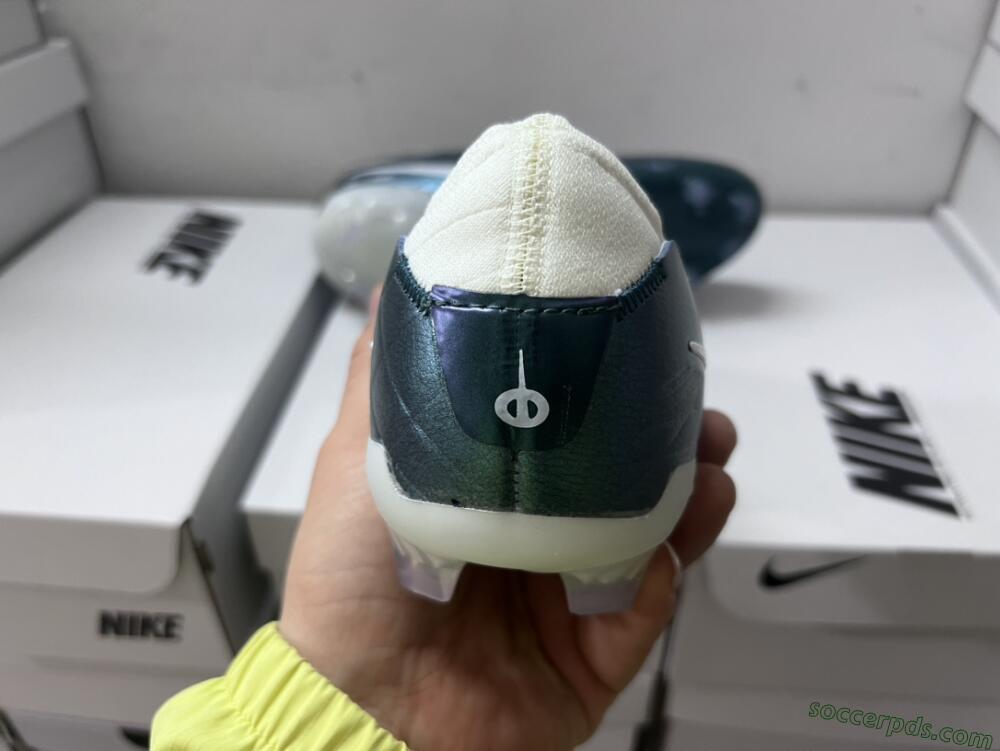 Nike Tiempo Legend 10 Elite FG Low-Tops Football Boots - Jade/White