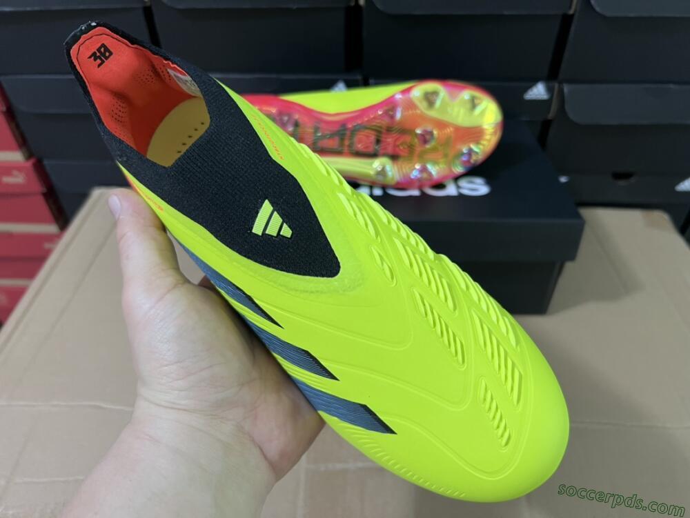 Adidas Predator Accuracy+ Laceless FG Low-Tops Football Boots - Yellow/Black/Grey