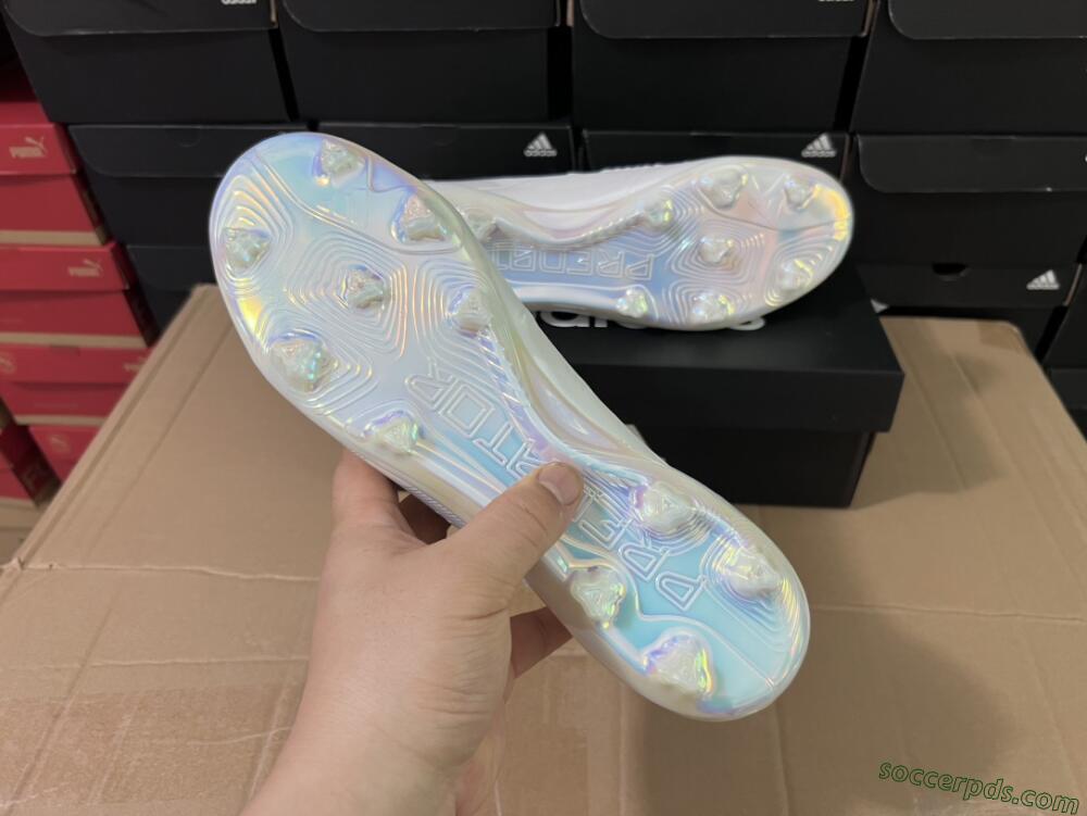 Adidas Predator Elite Laceless FG Low-Tops Football Boots - White/Silver