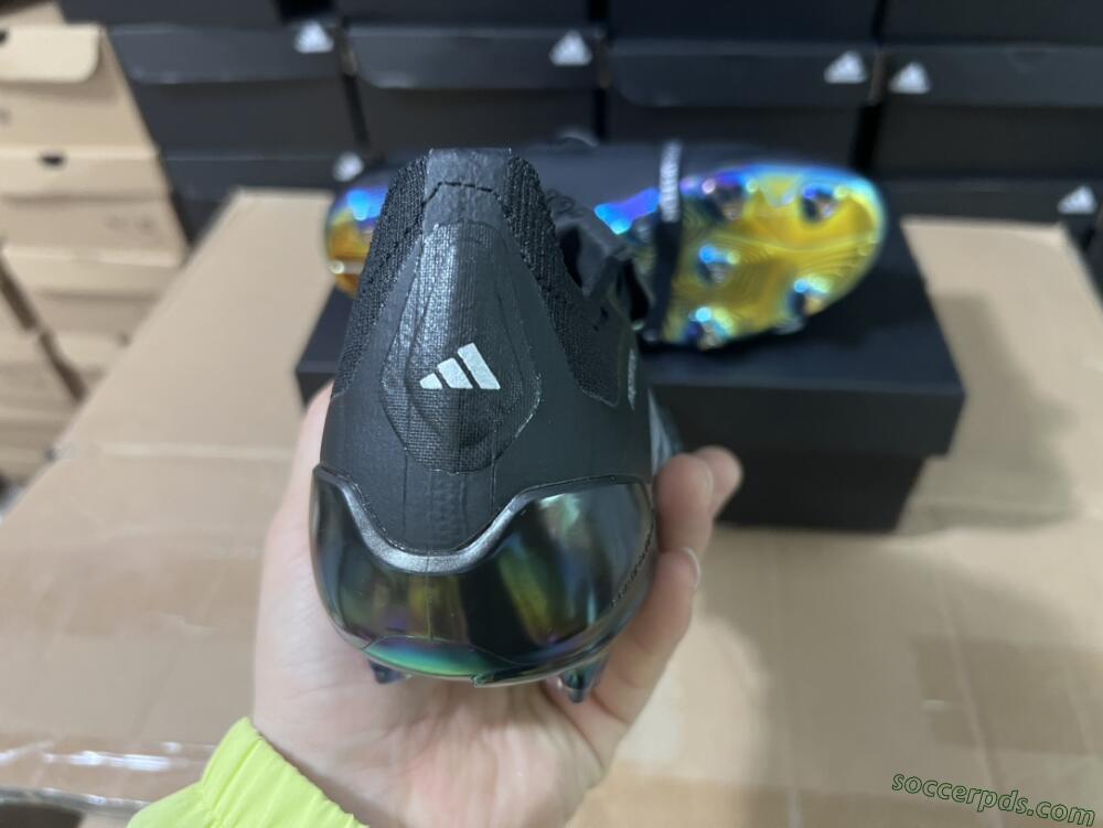 Adidas Predator Elite Foldover Tongue FG Low-Tops Football Boots - Black/Silver/Gold