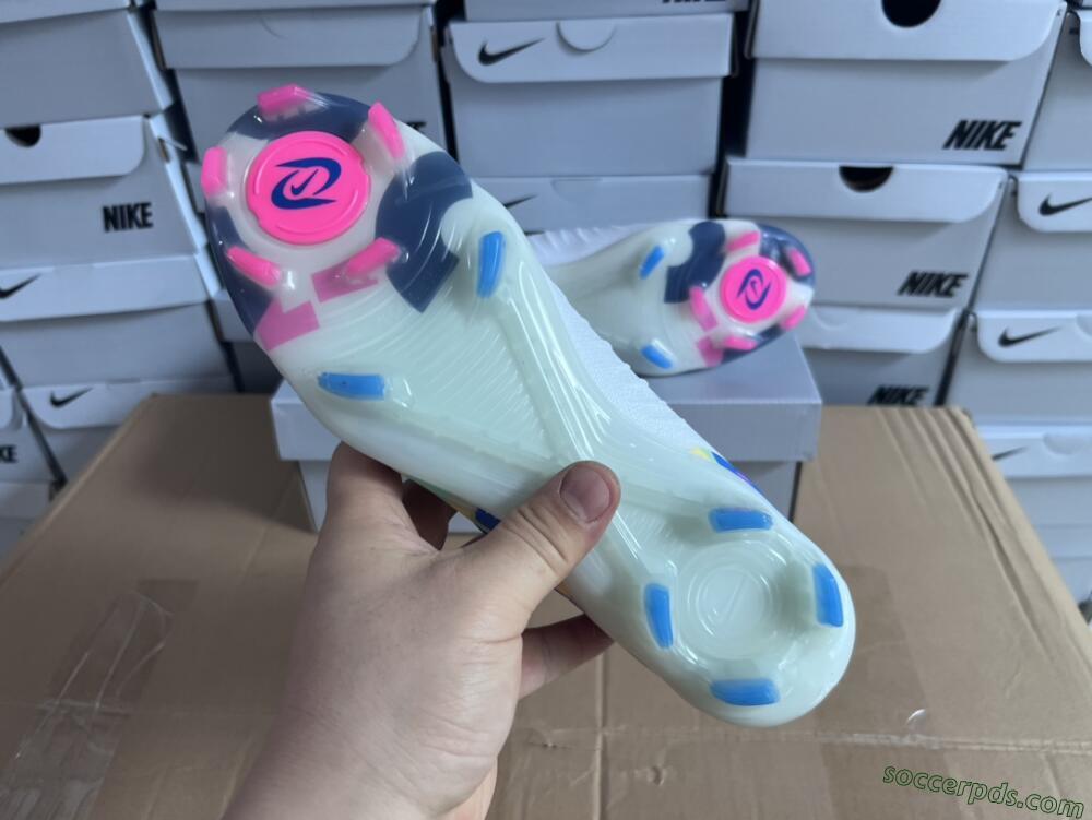 Nike Phantom Luna Elite NU FG High-Tops Football Boots - Beige/Blue/Yellow/Pink