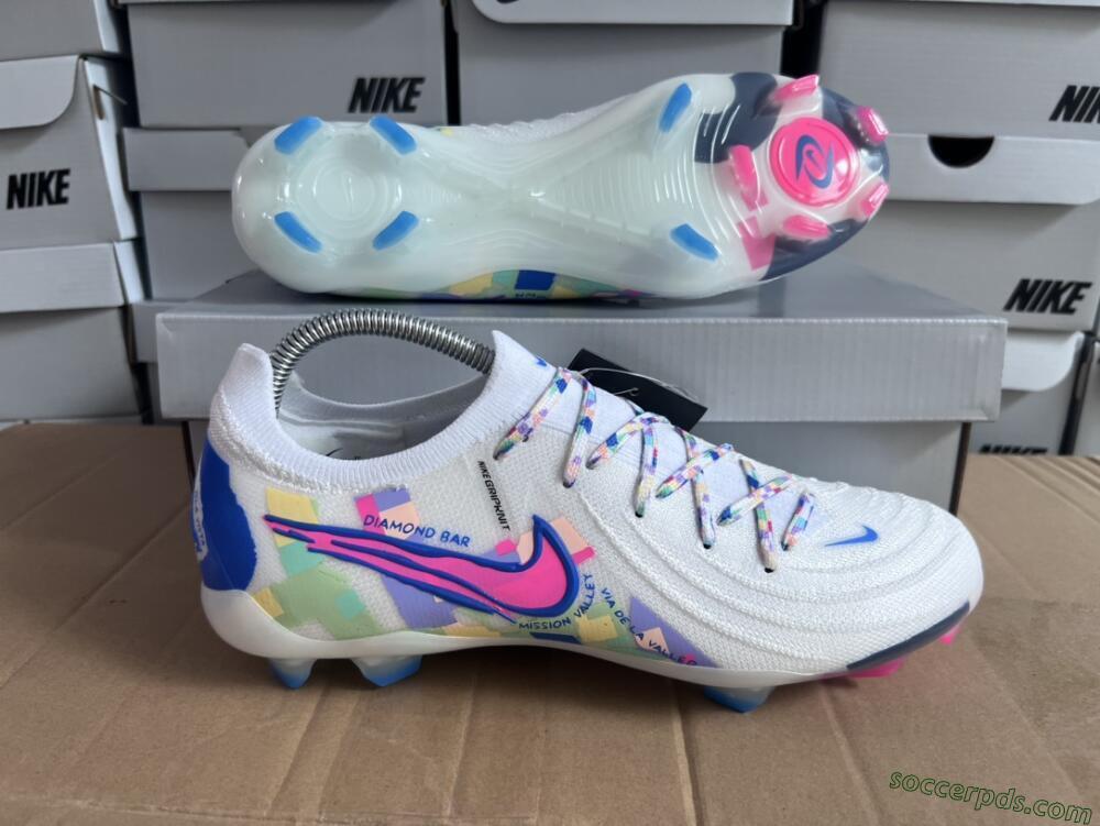 Nike Phantom Luna Elite NU FG Low-Tops Football Boots - Beige/Blue/Yellow/Pink