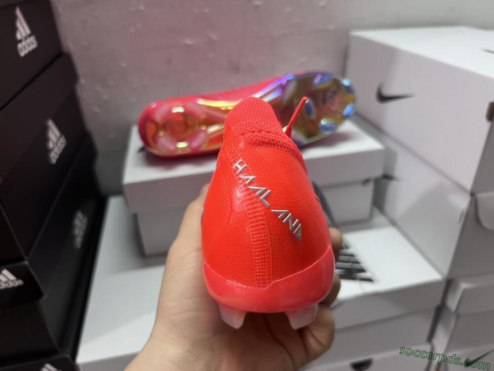 Nike Phantom Luna Elite FG Low-Tops Football Boots - Red/Blue/Gold
