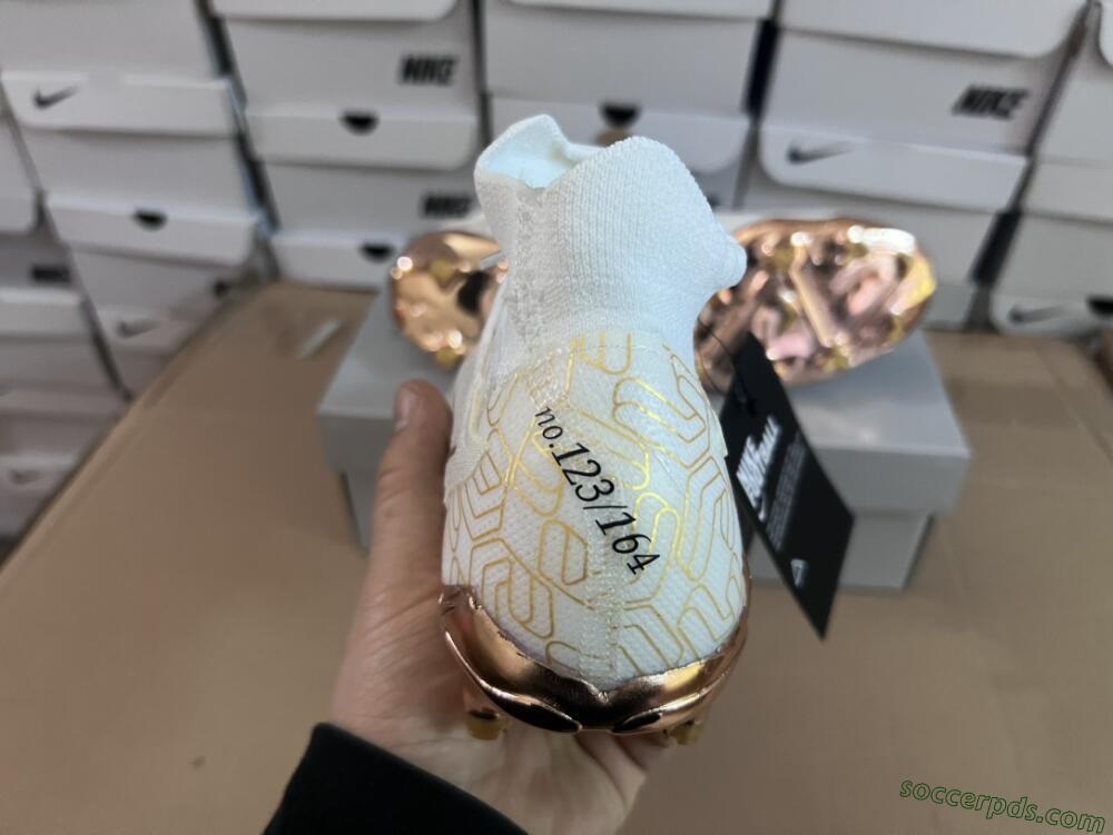 Nike Phantom GX Elite DF Link United Golden Pack FG High-Tops Football Boots - White/Metallic Gold/Black